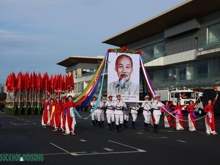 Hà Nội chuẩn bị diễu hành quy mô lớn vào cuối tuần này - 1