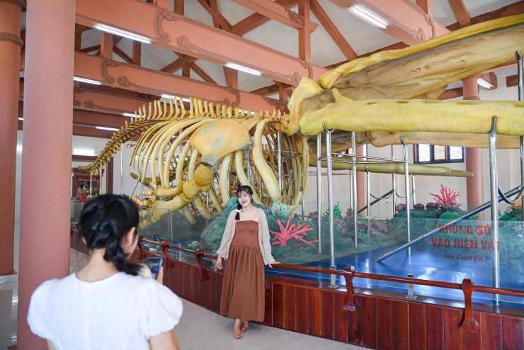 Lăng thờ bí ẩn ở đảo Lý Sơn, có 2 bộ xương cá khổng lồ đã tồn tại hàng thế kỷ - 8