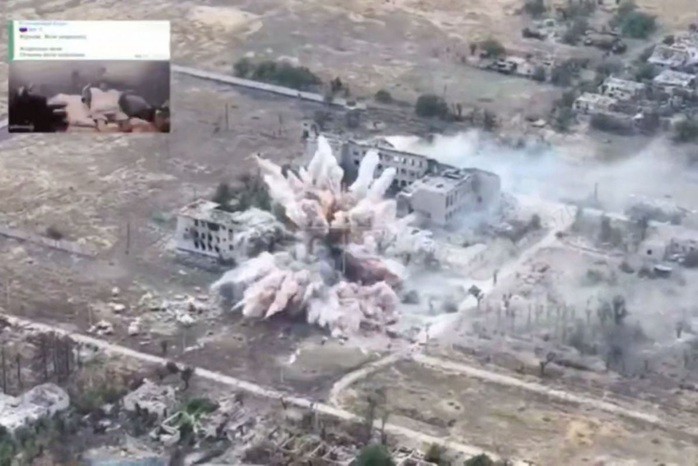 Kênh Telegram "Ukraine 365" ngày 4-8 đăng tải đoạn video F-16 của Ukraine tấn công 3 vị trí của quân Nga tại vùng Zaporizhia. Ảnh: dialog.ua