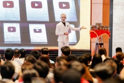 Sở hữu kênh YouTube hơn 45 triệu người đăng ký, 9X Bắc Ninh có thể kiếm được bao nhiêu tiền?