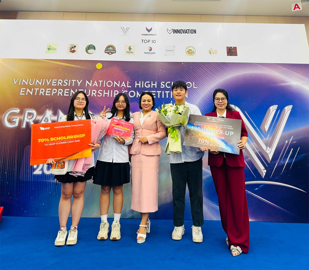 Chị Ngân trở thành Ban Giám khảo Cuộc thi khởi nghiệp các trường THPT toàn quốc do VinUniversity tổ chức.