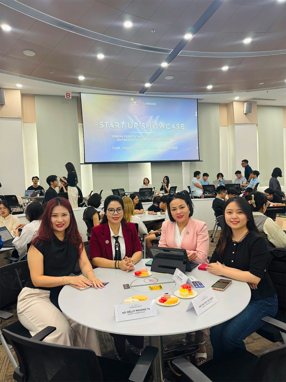 VTV1 quay chương trình cuộc thi khởi nghiệp các Trường THPT toàn quốc.