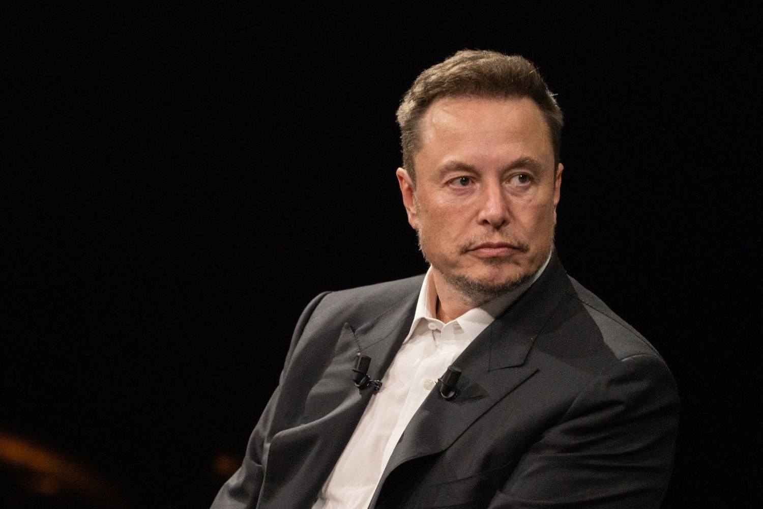 Elon Musk chuẩn bị nhận được khoản thưởng lớn - 1