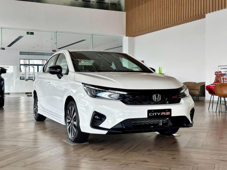 Tầm tiền 400-500 triệu đồng, chọn mua Honda City hay Mazda2? - 12