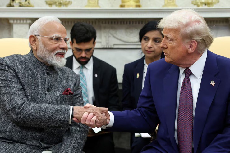 Tổng thống Mỹ Donald Trump (phải) và Thủ tướng Ấn Độ Narendra Modi. Ảnh: Reuters.