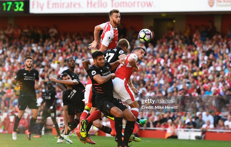 Đại tiệc 7 bàn trên sân Emirates cách đây 9 năm