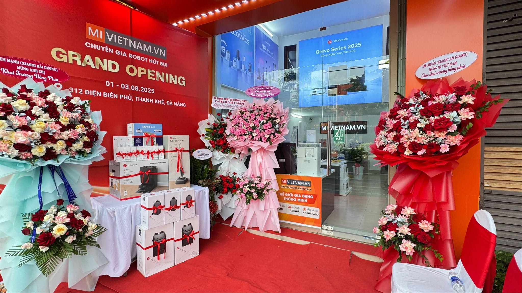 Khách hàng Đà Nẵng hào hứng tham dự sự kiện khai trương showroom Mi Việt Nam - 1