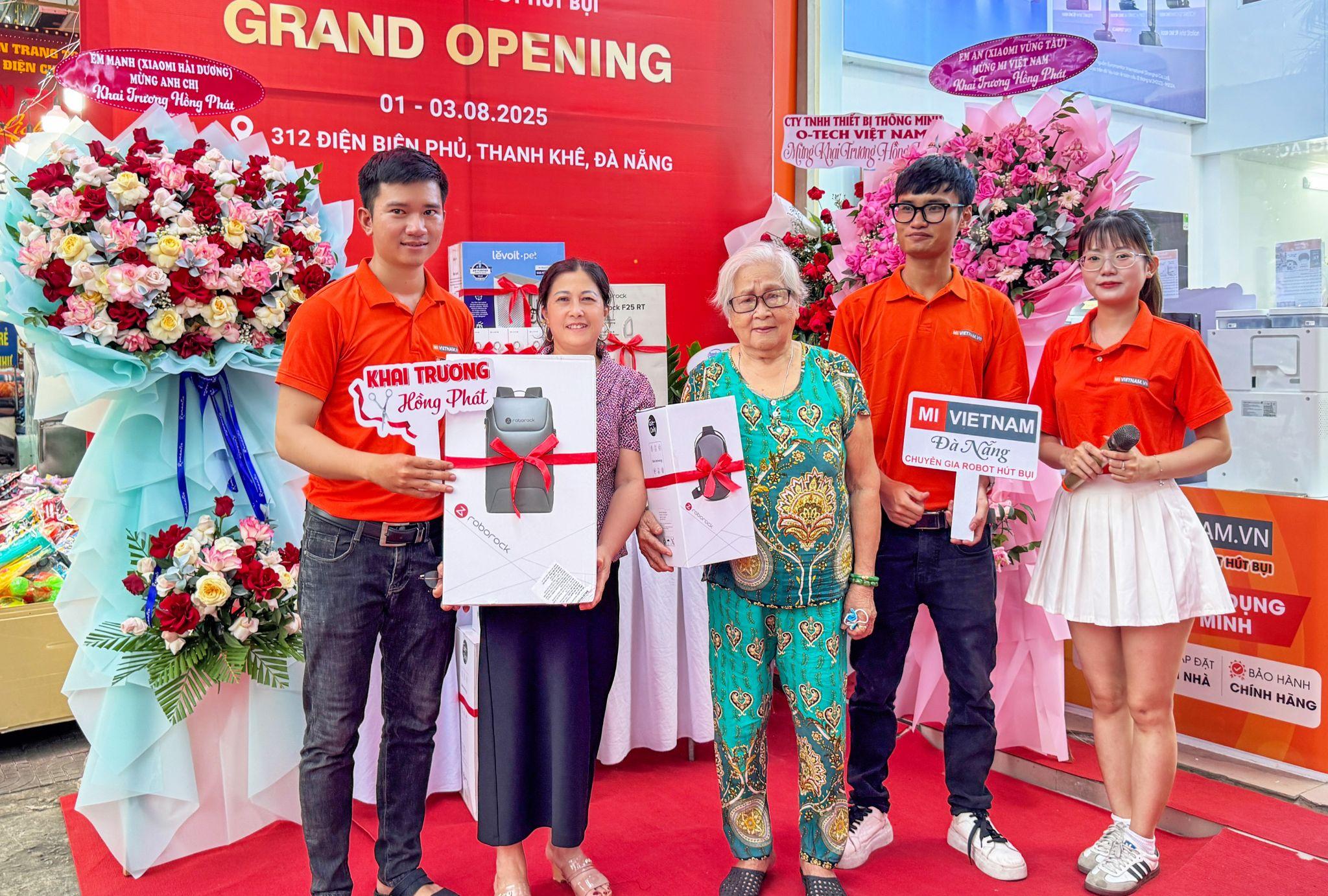 Khách hàng Đà Nẵng hào hứng tham dự sự kiện khai trương showroom Mi Việt Nam - 3
