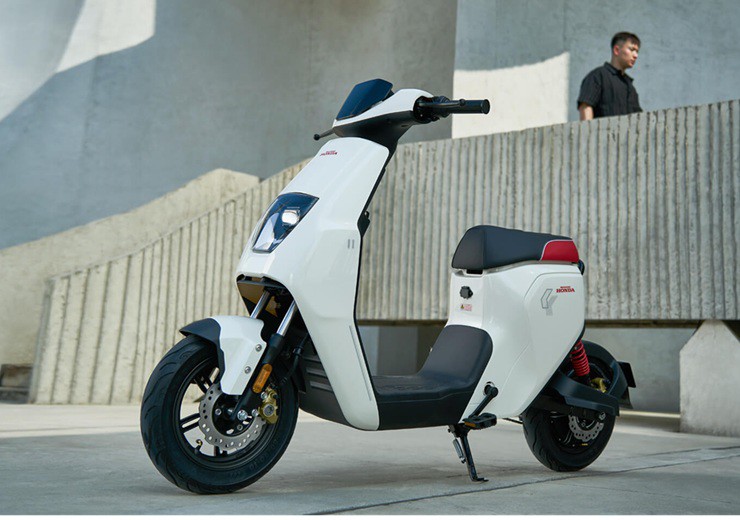 Xe máy điện Honda U-be giá 17 triệu đồng, đi 100 km/lần sạc - 1