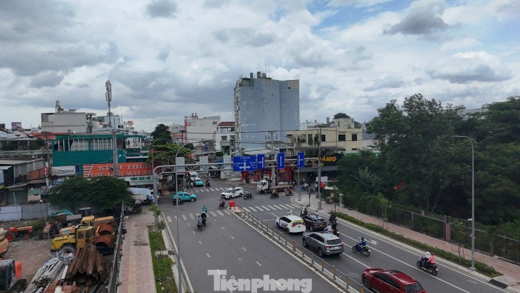 Đoạn còn lại của đường Tân Kỳ Tân Quý hiện nay vẫn đang chờ dự án để mở rộng. Ảnh: Hữu Huy