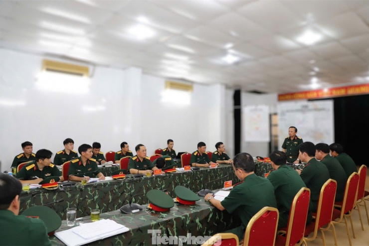 Xe pháo quân sự thực hành cơ động đêm về Quảng trường Ba Đình - 6