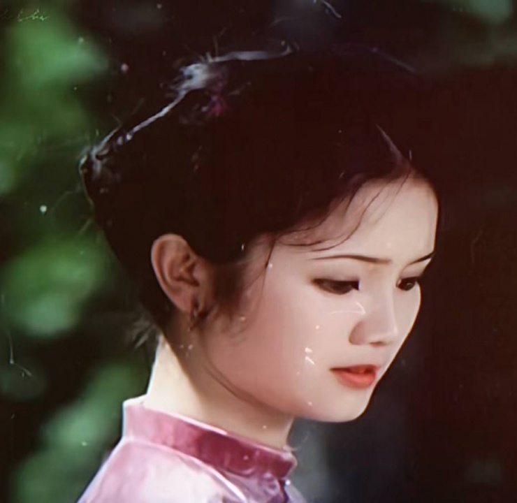 Nhan sắc của NSND Thu Hà thời trẻ trong tạo hình cổ trang.