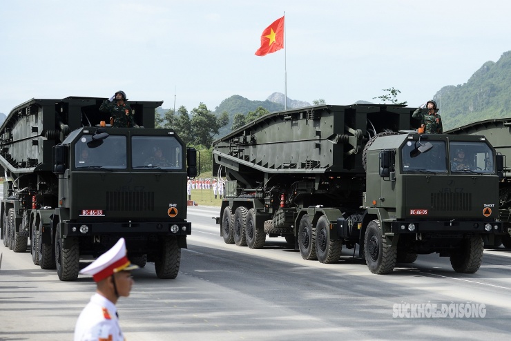 Khối xe của Binh chủng Công binh.