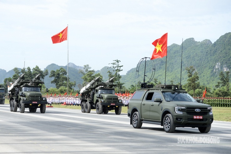 Hệ thống tên lửa được chở trên xe chuyên dụng, đây là tên lửa có công nghệ hiện đại.