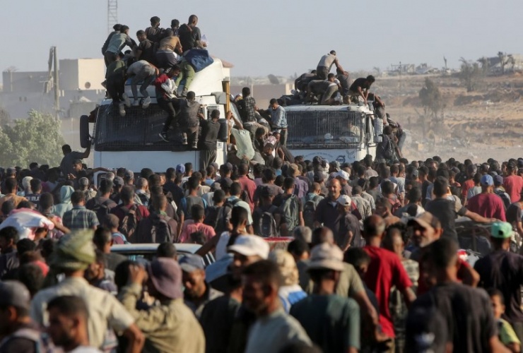 Người dân Dải Gaza chìm sâu trong khủng hoảng nhân đạo. Ảnh: Reuters