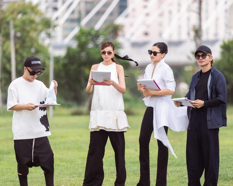 NTK Đỗ Mạnh Cường, siêu mẫu Thanh Hằng, Hà Đỗ, Nam Trung (từ trái sang) là giám khảo Vietnam's Next Top Model 2025.