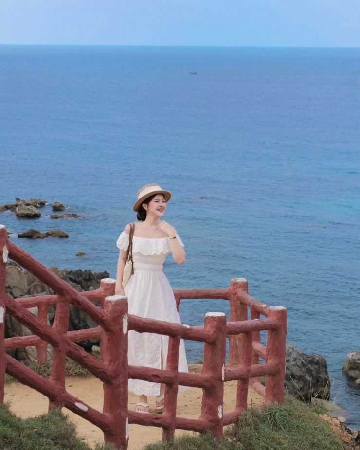 Check in Eo Gió. Ảnh Nina Le