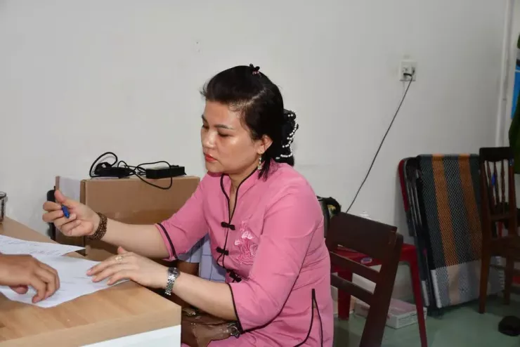 Bảo mẫu Nguyễn Thị Quyên đã có hành vi ném bé trai 14 tháng tuổi hai lần.