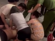 Nữ điều dưỡng ép tim cứu người bất tỉnh giữa đường