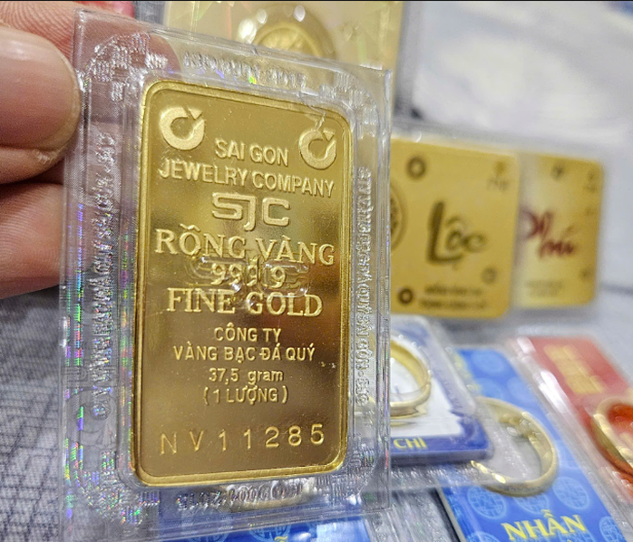 Giá vàng miếng SJC ngày 6-8 được giao dịch ở mức 123,8 triệu đồng/lượng