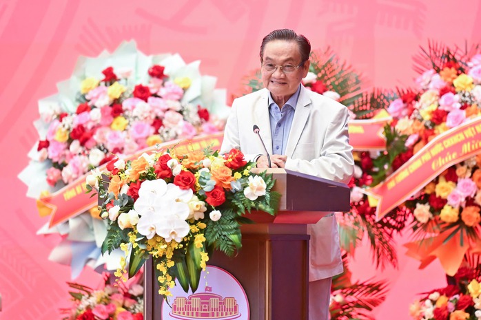 TS Trần Du Lịch phát biểu tham luận. Ảnh: Phạm Thắng