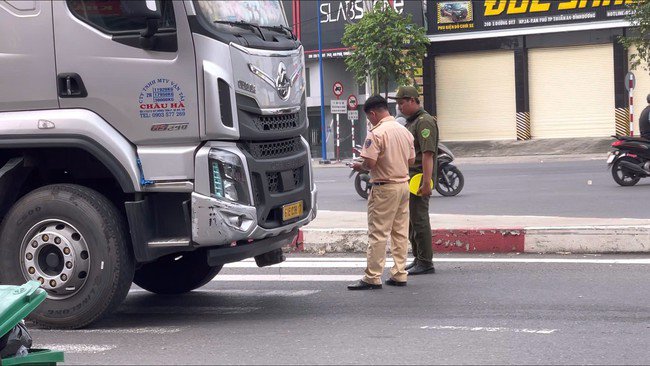 Hiện trường vụ tai nạn khiến 1 phụ nữ tử vong