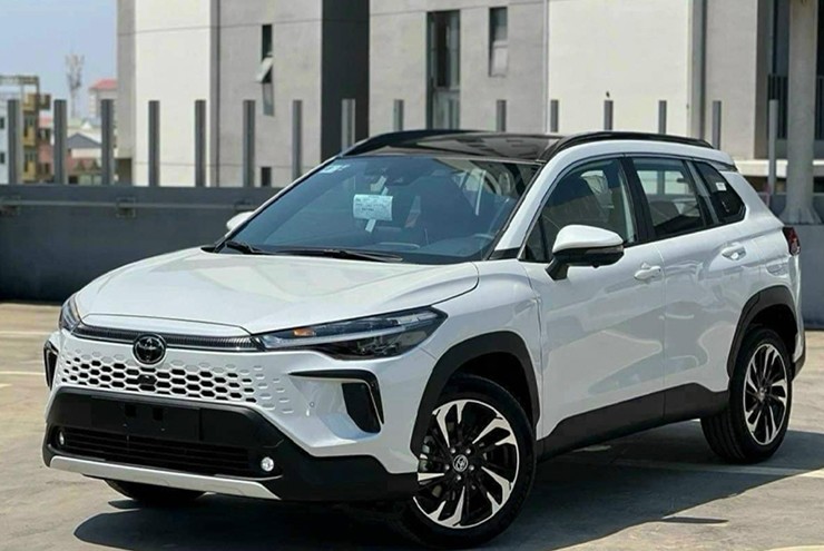 Toyota là hãng đi tiên phong trong việc đưa xe Hybrid đến thị trường Việt Nam.
