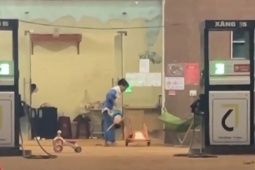 Phẫn nộ vụ cháu bé 16 tháng tuổi bị xách ngược, ném xuống nền bê-tông