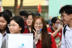 Hơn 32.000 thí sinh đăng ký vào ĐH Kinh tế Quốc dân, điểm chuẩn năm nay thế nào?