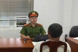 Bố vợ cầm dao đe dọa CSGT khi thấy con rể bị dừng xe