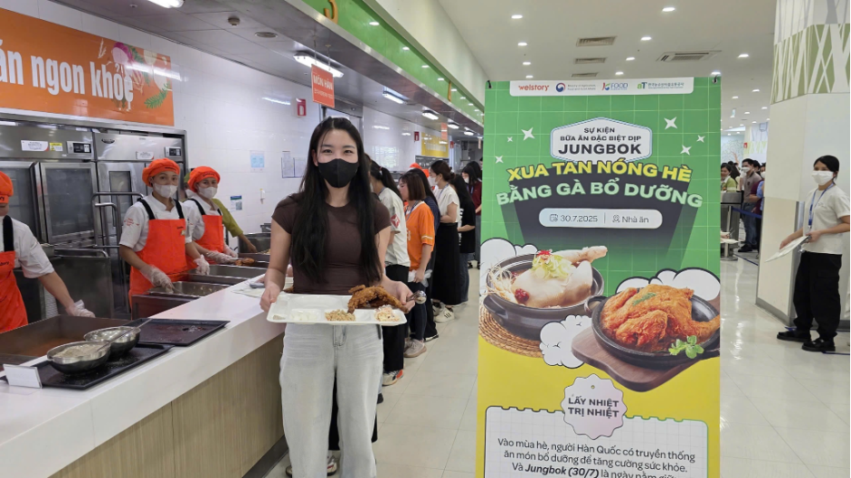 Các hoạt động tương tác như bốc thăm trúng thưởng cũng được tổ chức, góp phần tạo bầu không khí sôi động tại sự kiện.