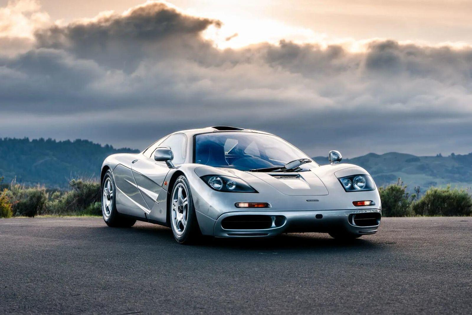 Chiếc McLaren F1, được tỷ phú Larry Ellison mua lần đầu vào năm 1997, chỉ có ba người sở hữu và là một trong bảy chiếc McLaren F1 được xuất khẩu mới sang Hoa Kỳ thông qua một công ty có tên là Ameritec vào những năm 1990.