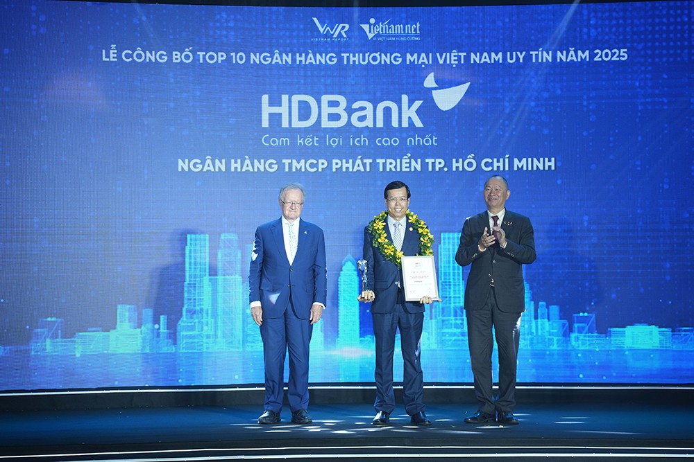 HDBank giữ vị trí thứ 3 Top ngân hàng niêm yết uy tín và hiệu quả nhất Việt Nam - 1