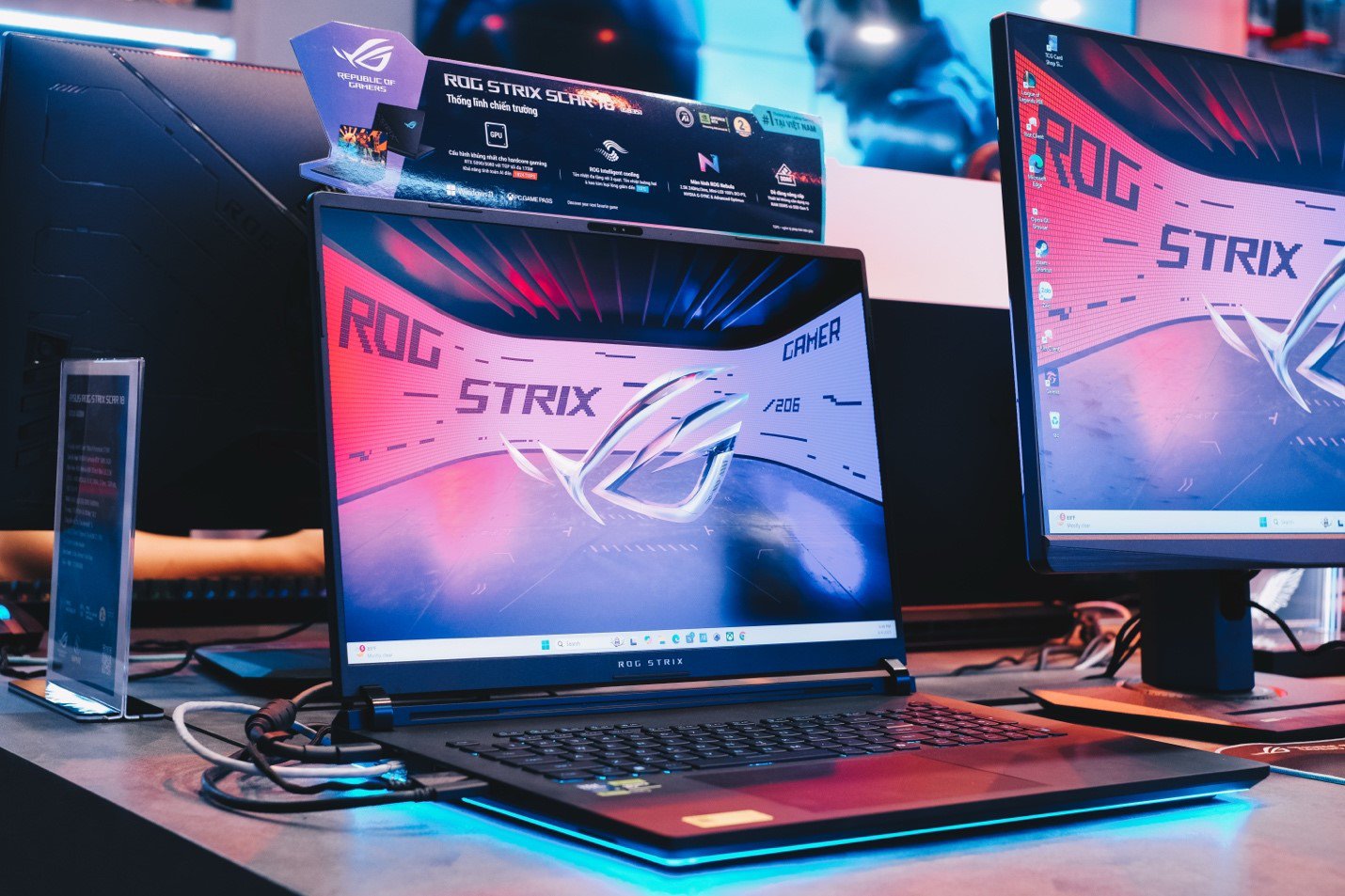Dòng laptop gaming “đỉnh” ROG Strix tại ROG Exclusive Store.