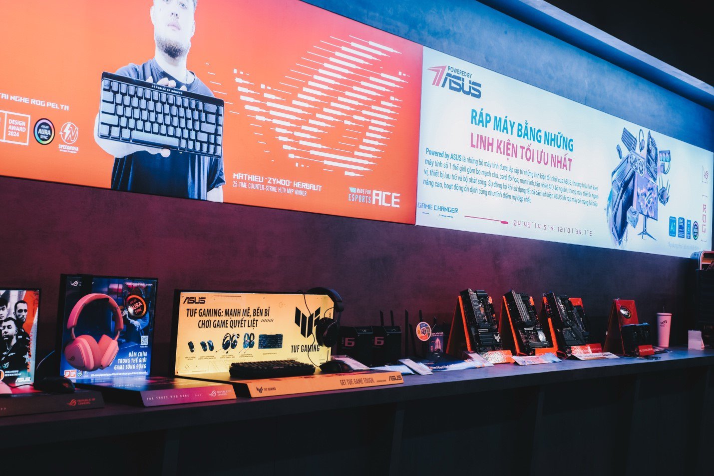 Hệ sinh thái sản phẩm ROG được trưng bày đầy đủ tại ở cả ASUS Exclusive Store và ROG Exclusive Store.
