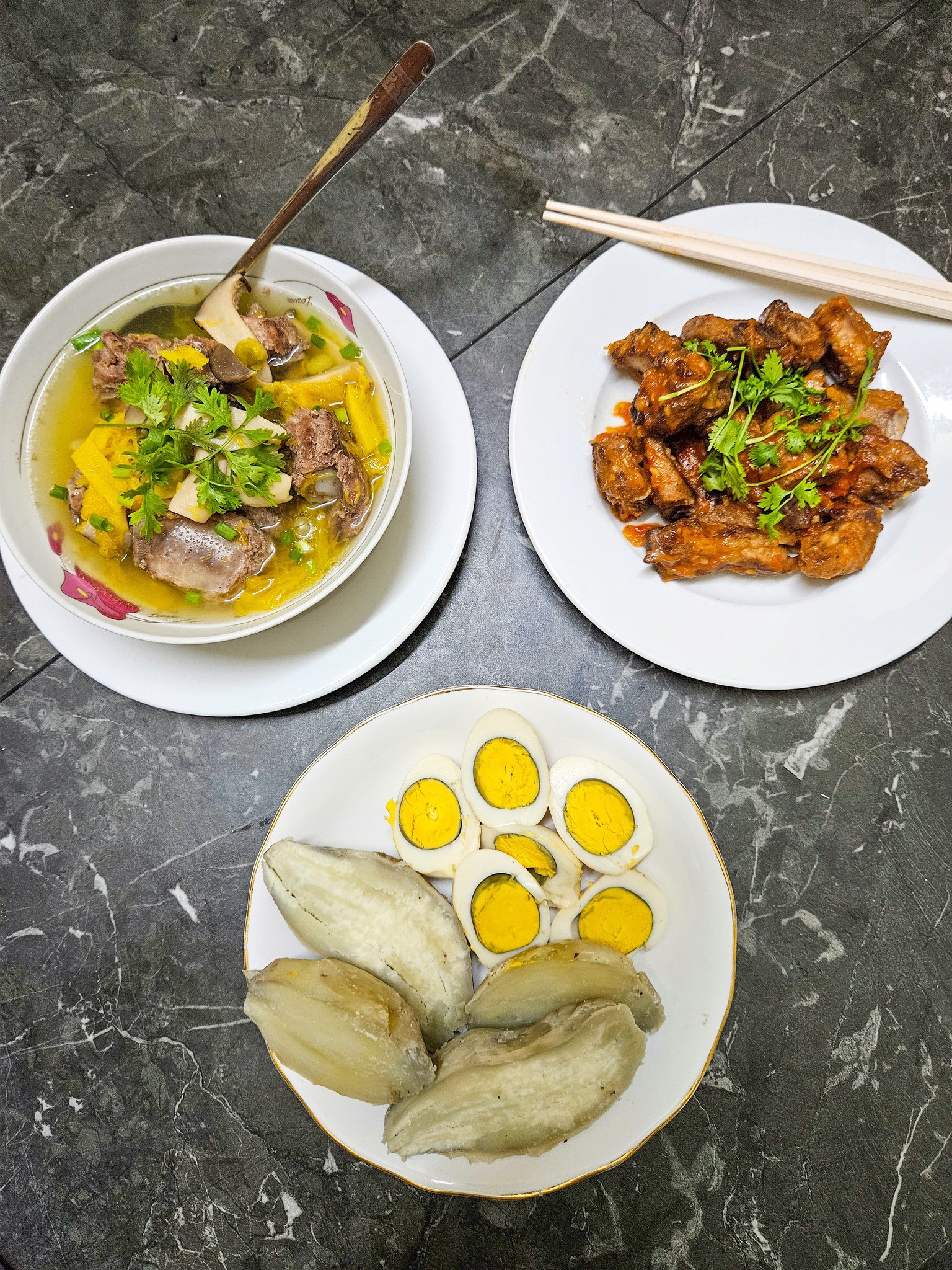Sườn xào chua ngọt - Sườn hầm rau củ &amp; nấm đùi gà - Khoai luộc, trứng luộc