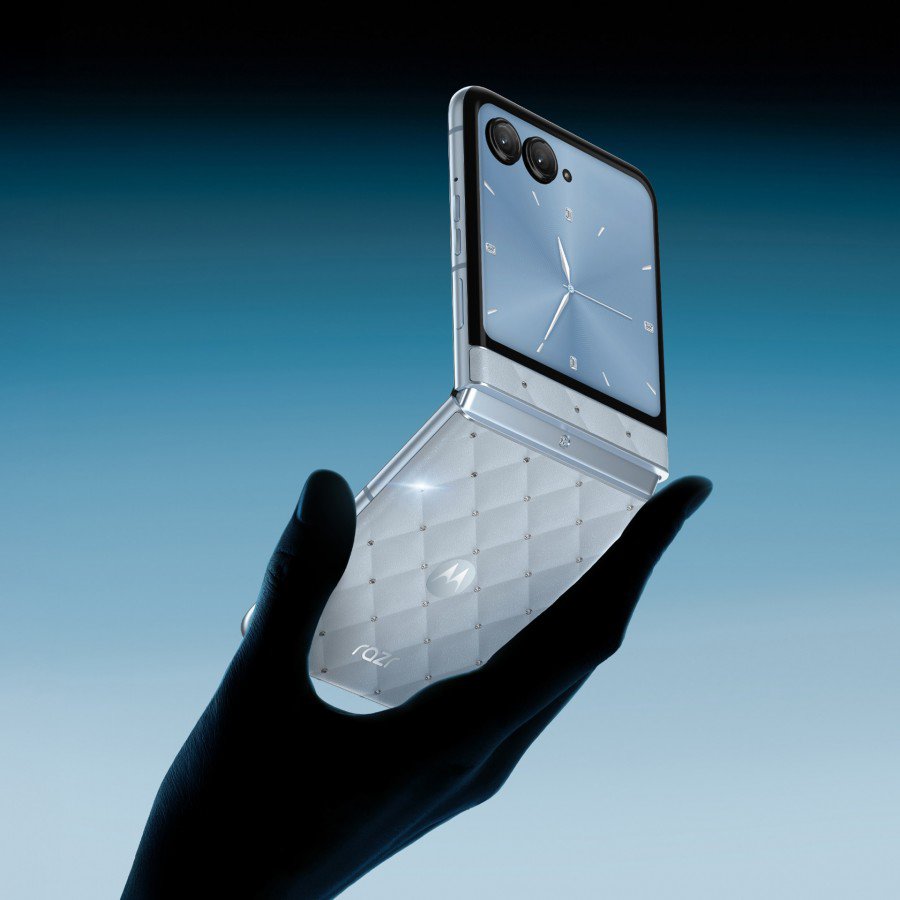 Motorola ra mắt Razr Swarovski và tai nghe Buds Loop lấp lánh cực đẹp - 1