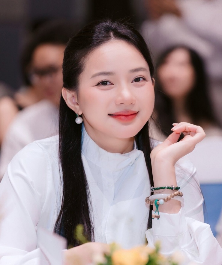 Sau điều trị cắt bỏ túi mật cuối năm 2024, Phan Như Thảo tập trung tẩm bổ nên tăng cân, hiện nặng khoảng 80 kg. Cô đang xây dựng lại chế độ ăn uống kết hợp tập thể dục để cải thiện vóc dáng từ từ.