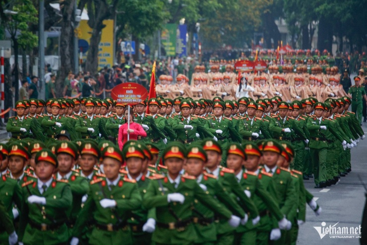 Công an Hà Nội tổng duyệt &#39;Ngày hội vì Thủ đô bình yên&#39; lúc tờ mờ sáng - 5