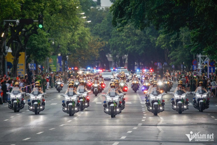 Công an Hà Nội tổng duyệt &#39;Ngày hội vì Thủ đô bình yên&#39; lúc tờ mờ sáng - 11