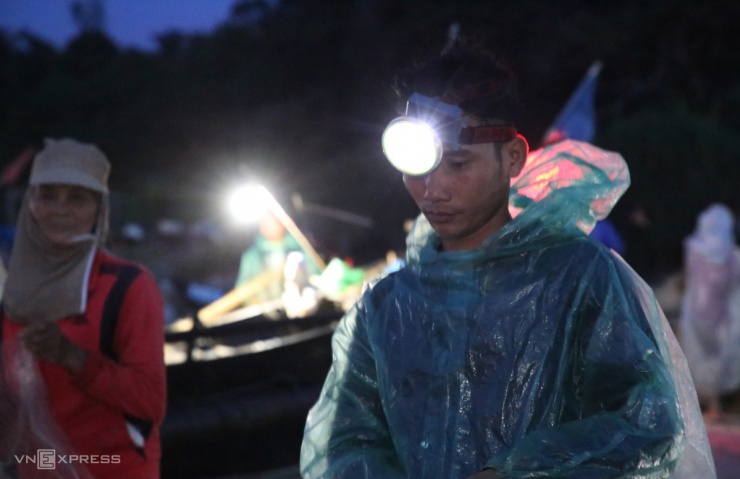 Ngư dân Quảng Trị trúng cá trích - 2