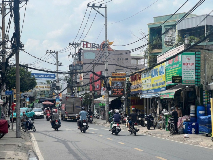 Khu vực xảy ra vụ xô xát giữa hai người đàn ông trên đường Tô Ngọc Vân, phường Hiệp Bình, TP.HCM. Ảnh: PH