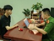 Hai người phụ nữ tá hỏa vì bị kẻ gian đột nhập vào nhà, 'hô biến' tiền vàng
