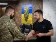 Tổng thống Ukraine thăm lực lượng giáp biên giới Nga, bàn bước đi tiếp theo