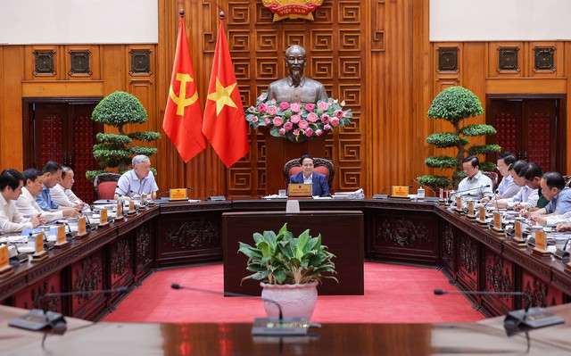 Thủ tướng Phạm Minh Chính chủ trì cuộc họp của Thường trực Chính phủ về một số nội dung quan trọng. Ảnh: VGP.