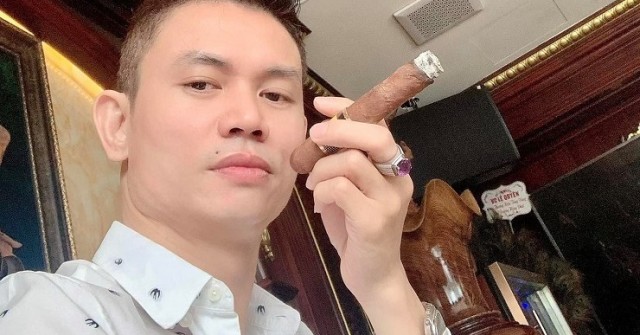 Đại gia Tùng Vàng chuyên buôn điện thoại, đồng ...