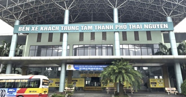 Vụ nhóm người chặn taxi, đuổi phụ nữ bế con ra ...