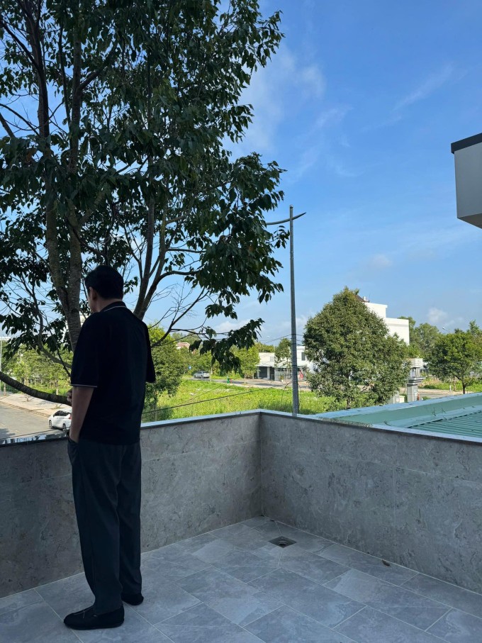 Nghệ sĩ Huỳnh Anh Tuấn dưỡng bệnh ở Cần Thơ.