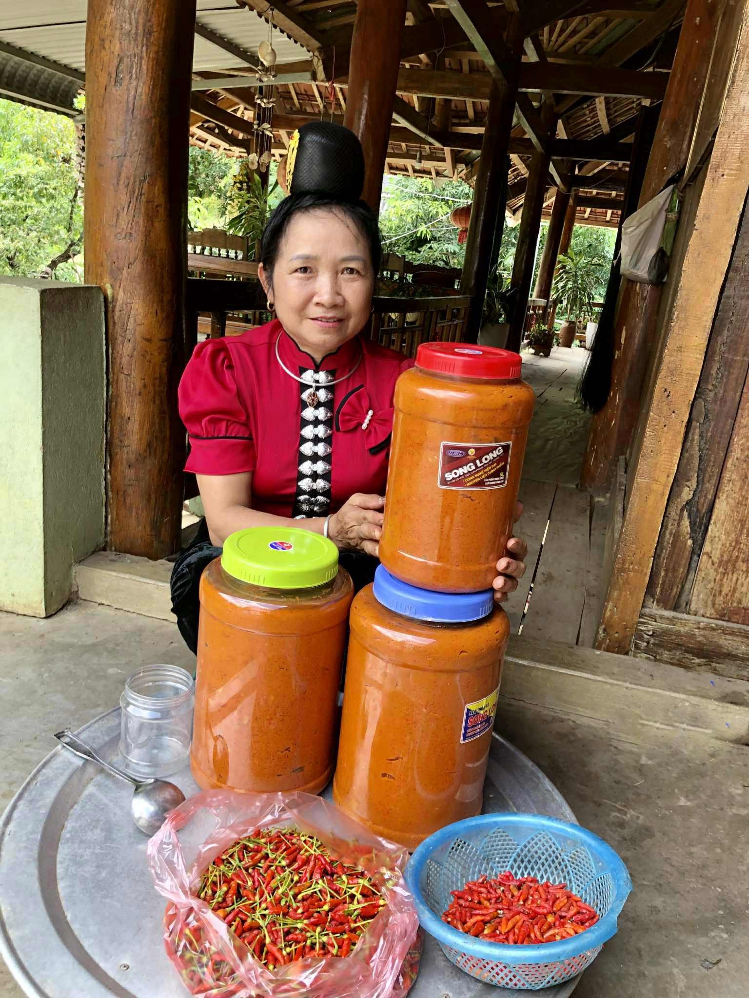 Tương thô ố có màu cam hấp dẫn