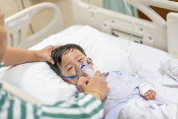 Nguy cơ tử vong trong 24 giờ vì não mô cầu - căn bệnh nguy hiểm ngay cả bác sĩ cũng “không kịp trở tay”